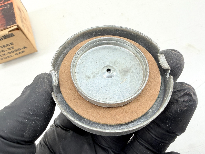 NOS 1950 1951 LINCOLN MERCURY GAS TANK FUEL CAP B0LY-9030-A C67-85