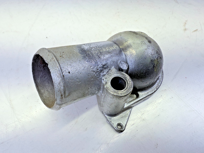 OEM 1968 - 1973 Corvette Camaro Nova Chevelle GM 3977660 Thermostat Housing B45