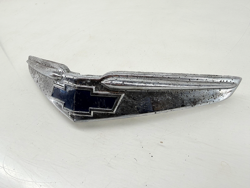 OEM 1946 1947 1948 Chevrolet Hood Emblem Bowtie Rat Hot Rod XO-556 C67-100