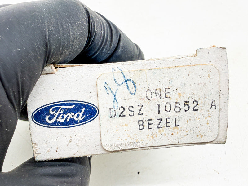 NOS 1972 1973 FORD THUNDERBIRD DASH WIPER BEZEL D2SZ-10852-A C78-48