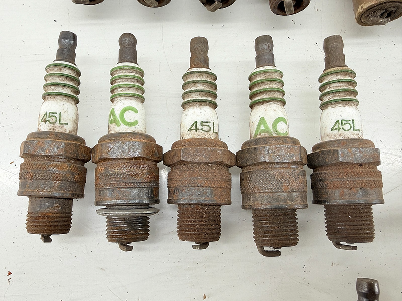 Vintage NOS AC Spark Plug Lot 45L 47L 104 44N 46S 43L 85T 44FF 44FFS M-8 C66-48