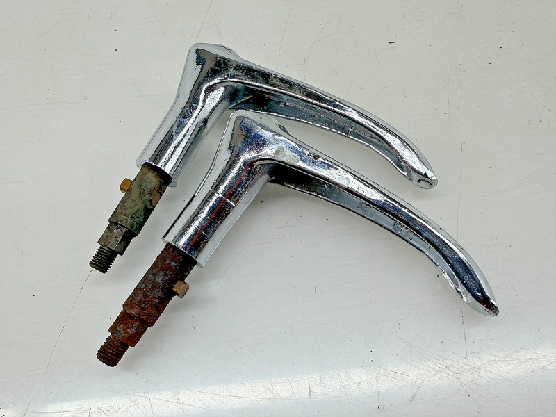 (1) 1939 1940 1941 BUICK PONTIAC OLDS REAR TRUNK LID LOCKING HANDLE ROD RAT C34