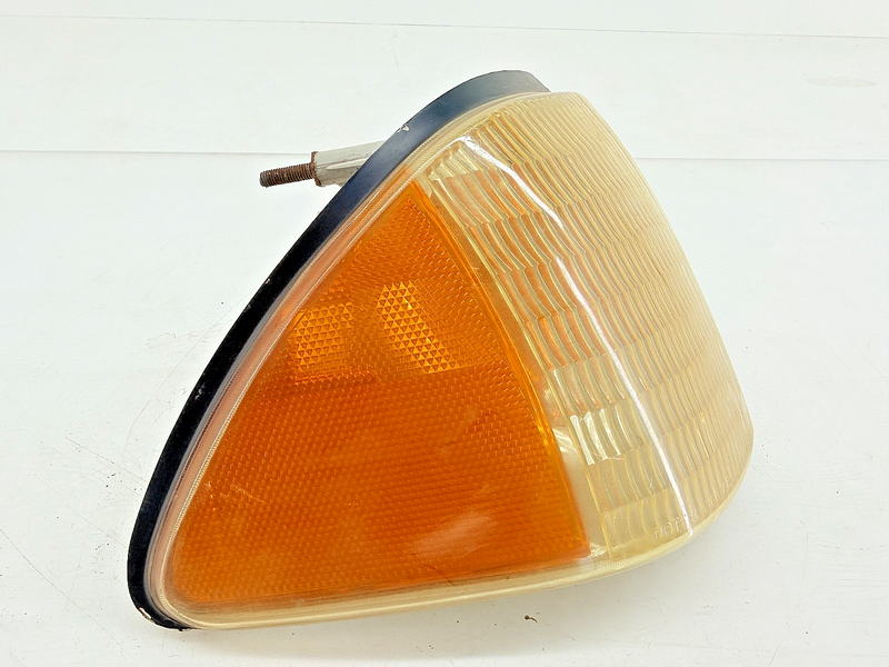 OEM 1987 - 1993 Mustang Foxbody RH Front Side Marker Light E7ZB-15A428-AC B25-43