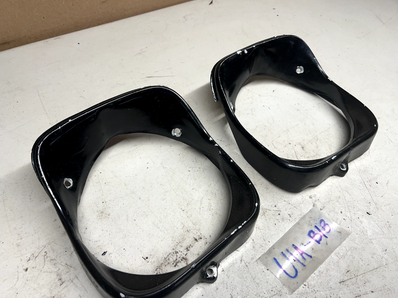 OEM 1969 Chevrolet Chevy Chevelle & El Camino PAIR Headlight Bezel Buckets B18-1