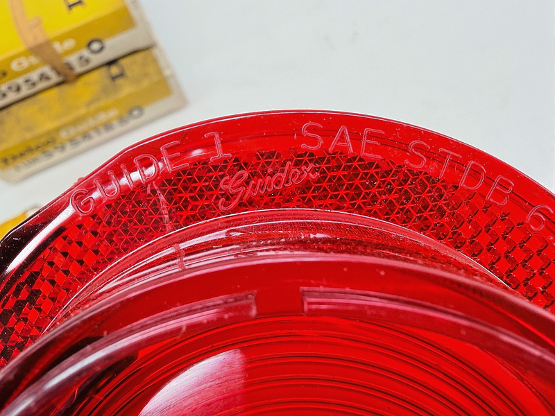 (1) NOS 1963 Chevrolet Impala Tail Light Lens 5954186 SAE STDB 6 C70-23