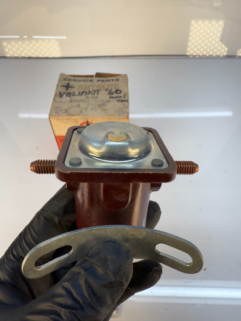 NOS Standard 12 Volt Starter Solenoid SS573 1960-62 Valiant Mopar 2095330 C17-16