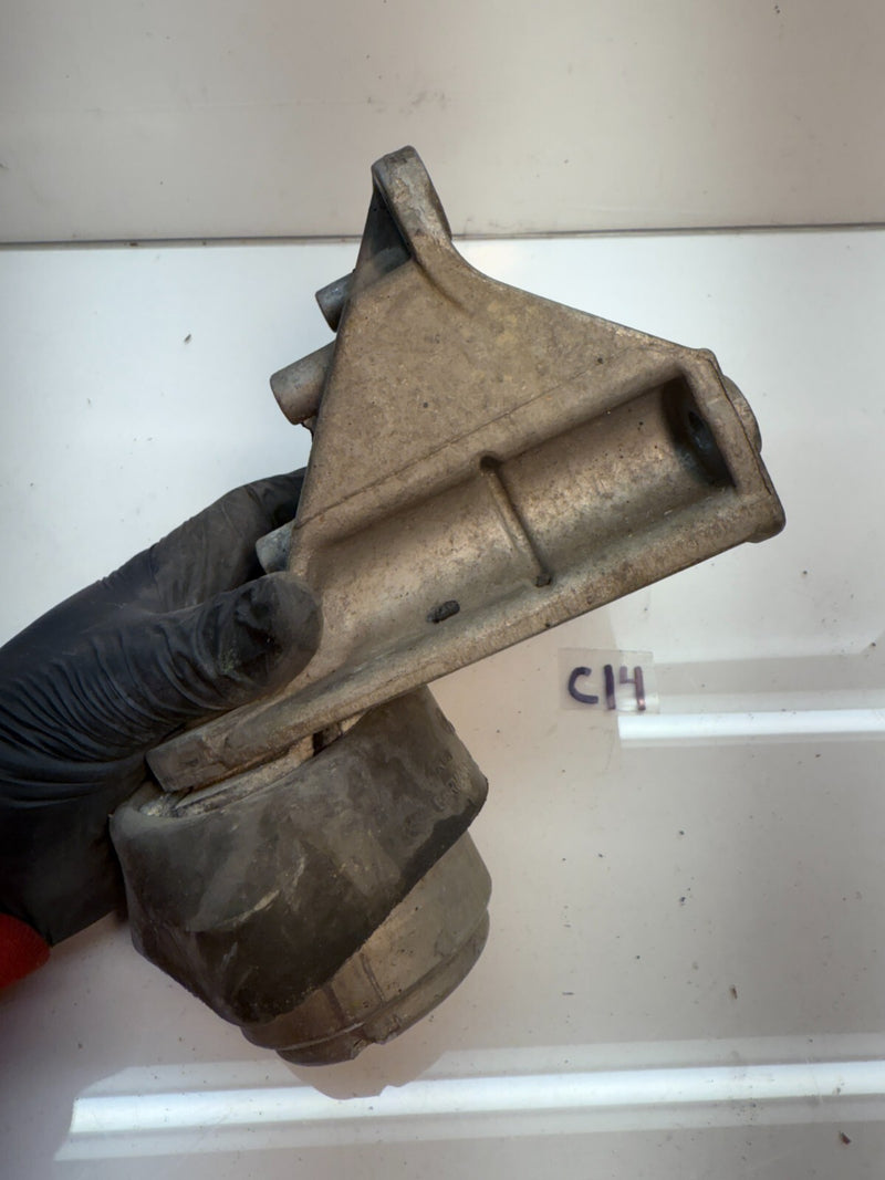 OEM Audi A4 S4 B5 8D 1996 Gearbox Mounting Bracket 8D0399114AH LIU19879 C14-8