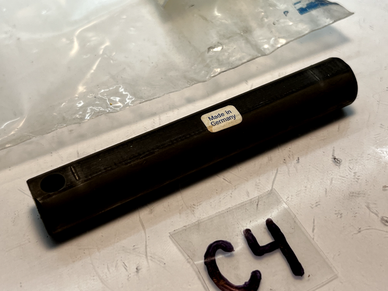 NOS ORIGINAL MERCEDES-BENZ E W124 REAR AXLE GEARBOX BOLT A1243530721 C4-14