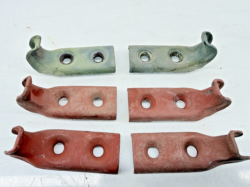 (1) Original Jeep Willys CJ2A CJ3A Windshield Lower Brackets J-Hooks C47-29
