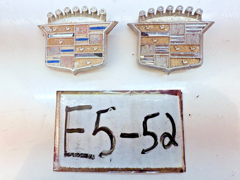 OEM 1960's - 1970's CADILLAC PAIR of Crest Wheelcover Badge Emblem 10661 E5-52