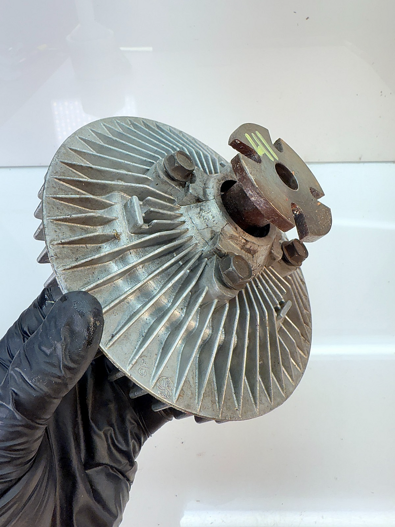 OEM GM 2705106 Thermal Fan Clutch 1969–72 Chevy Camaro Chevelle Impala Corvette