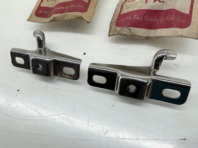 NOS 1960 - 1963 FORD FALCON VENT WINDOW PIVOT BRACKETS C0DB-6421464-C C67-119