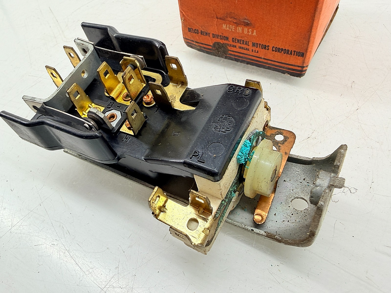 NOS Headlight Switch 1955 - 1957 Corvette Chevy BEL AIR GMC Truck 1995072 C71-30