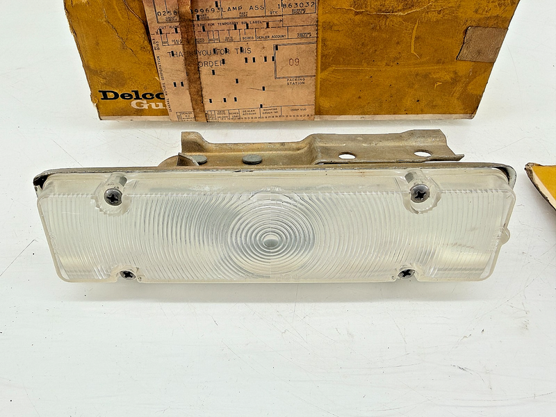 NOS 1961 Chevy Impala LH Front Parking Lamp Housing GM 899693 Guide F1-61 C70-11