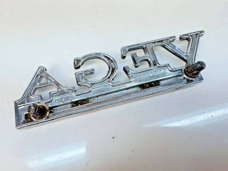 OEM 1974 Chevrolet Vega Side Emblem Badge 9614435 74 B32-293