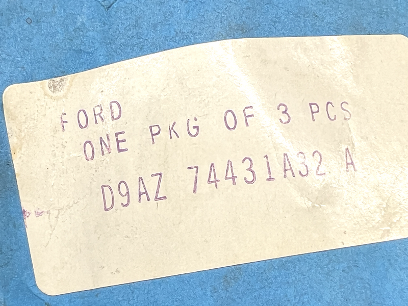 (2) NOS FORD ROD D9AZ-74431A32-A B31-180