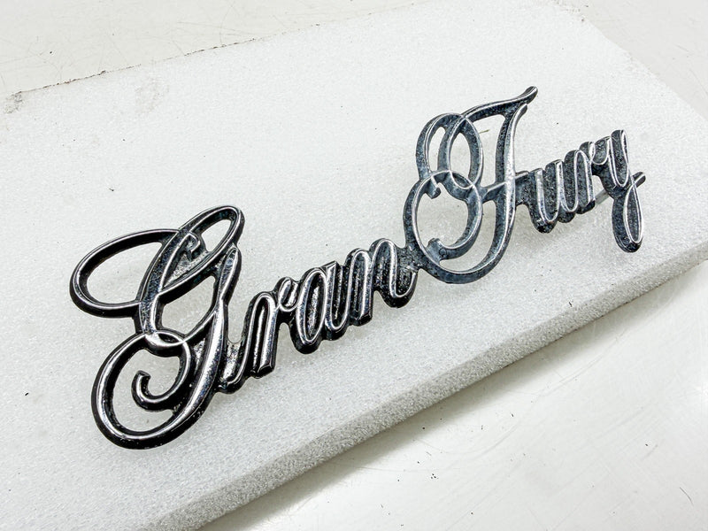 OEM 1975 1976 1977 PLYMOUTH GRAN FURY SCRIPT EMBLEM 3811505 E10-70