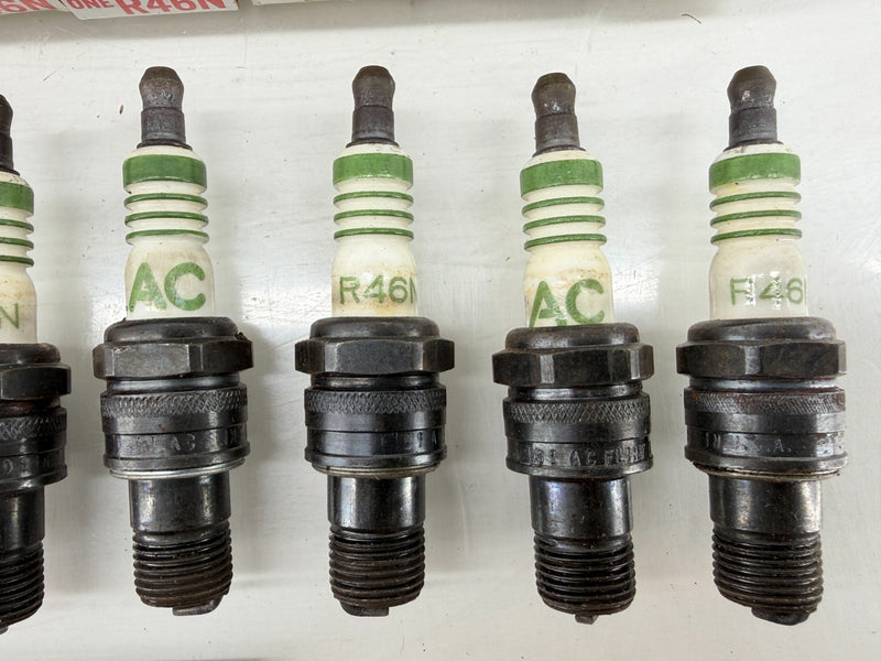 (8) 1960 - 1980 Green Ring AC "ACNITER" R46N Spark Plug GM # 5612826 C66-39