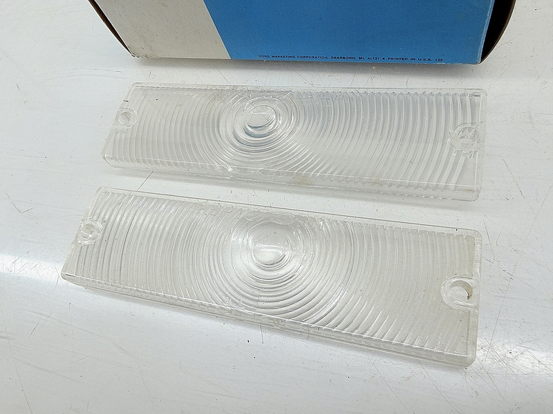 NOS 1957 FORD THUNDERBIRD PARKING LIGHT LENS RH LH PAIR B7S-13209-A C77-18