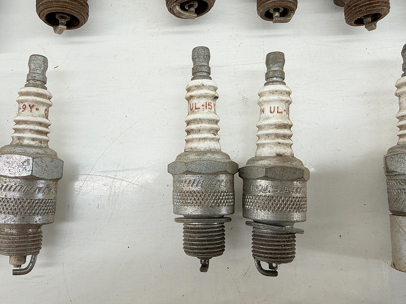 Vintage NOS Lot Autolite Champion Spark Plugs AR51 BF82 ARL82 AG52 AR80 H12Y C66