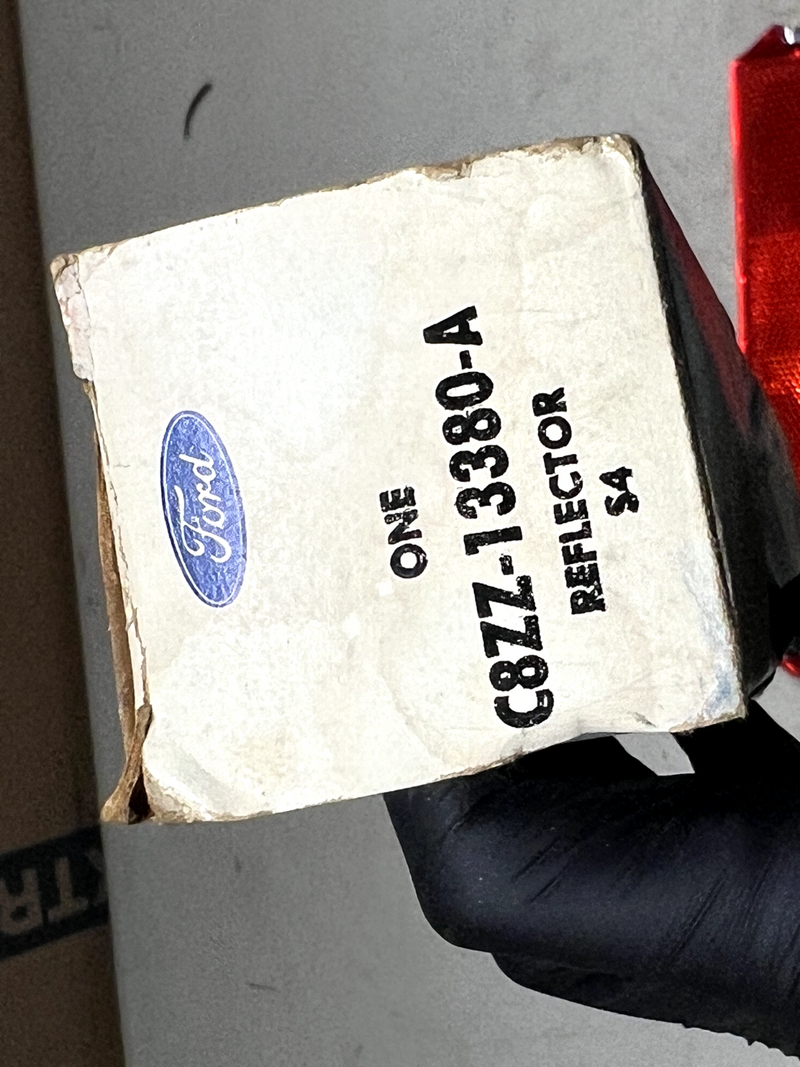 NOS 1968 Mustang Fastback Coupe Vert GT Shelby REAR SIDE LENS REFLECTORS B31-183