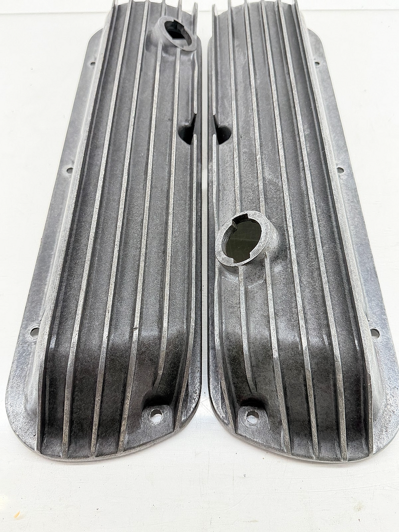Cal Custom 40-1017 Finned Aluminum Valve Covers Ford SBF 260 289 302 351W U3B-54