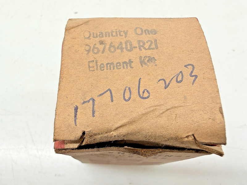 NOS INTERNATIONAL HARVESTER FUEL FILTER ELEMENT KIT 967640-R21 C71-25