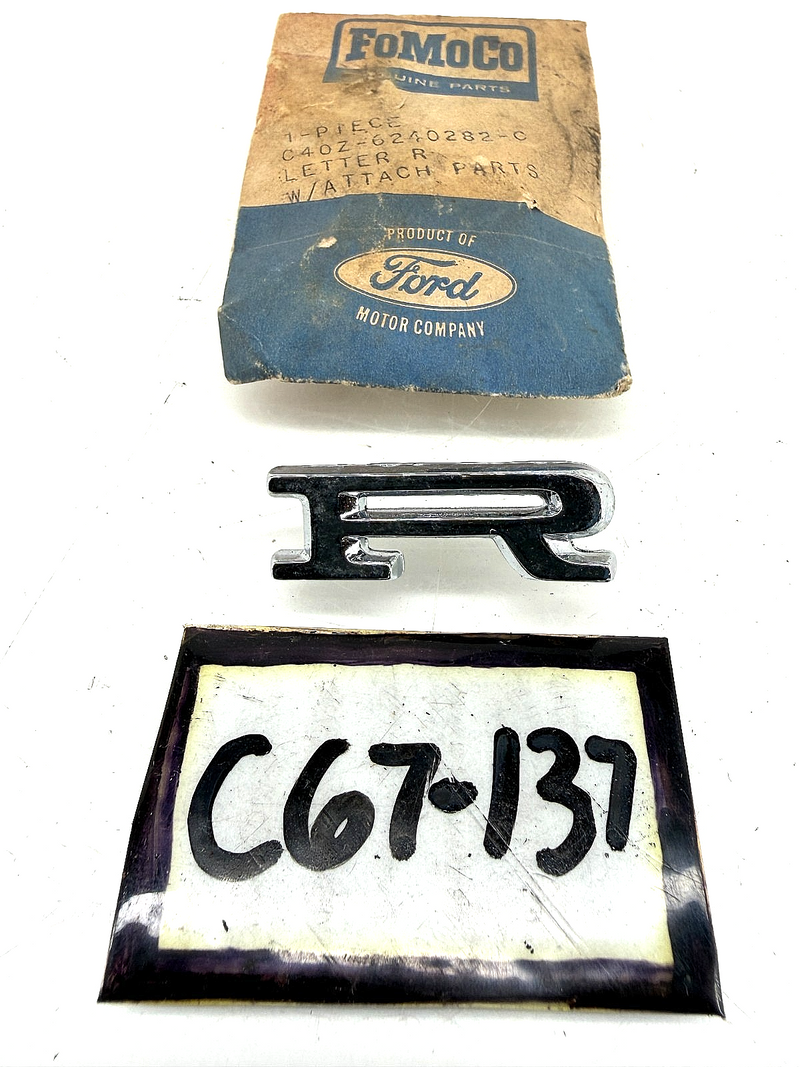 NOS 1964 1965 1966 FORD MUSTANG HOOD LETTER "R" EMBLEM C4OZ-6240282-C C67-137
