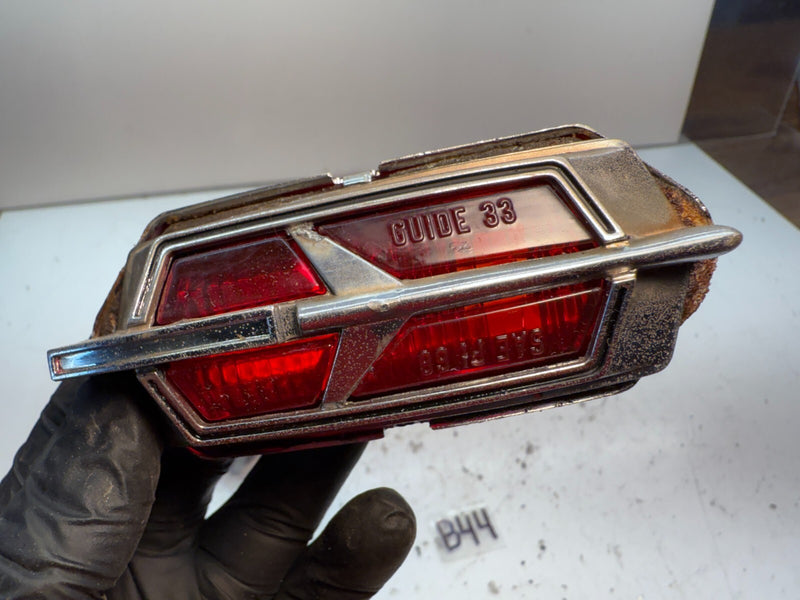 Rare Chrome OLDSMOBILE MARKER LIGHT GUIDE 35 HOUSING 39 SAE PI 68 OLDS B44-20