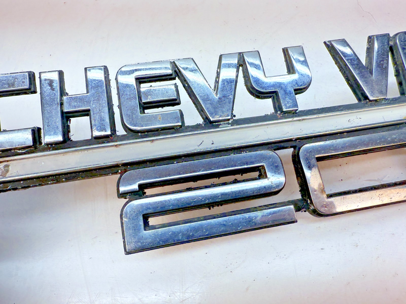 OEM  1985 - 1995 CHEVROLET VAN 20 FENDER EMBLEMS GM 14052242 B84-36