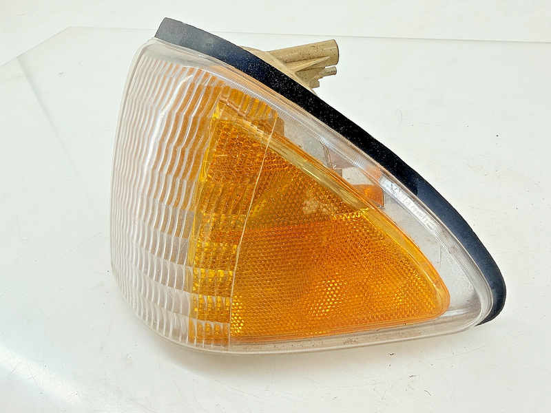 OEM 1987 - 1993 Mustang Cobra LH Front Side Marker Light E7ZB-15A429-AC B25-38