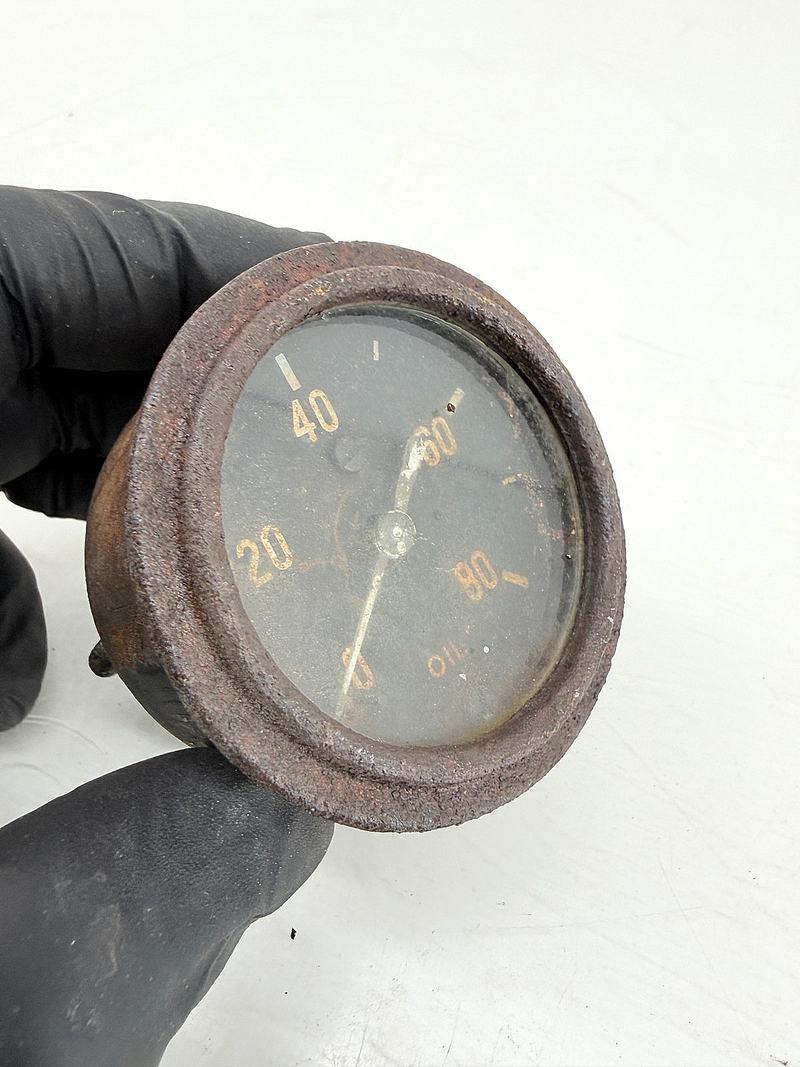 OEM 1940's Ford GPW Jeep Willys MB M38 Oil Pressure Gauge 0-80 PSI WWII C67-111
