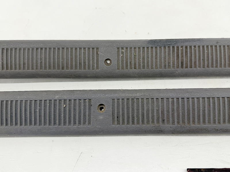 OEM 1987 - 1993 Mustang Black Door Sill Plates Carpet Trim F0ZB-6113208-ABW B57
