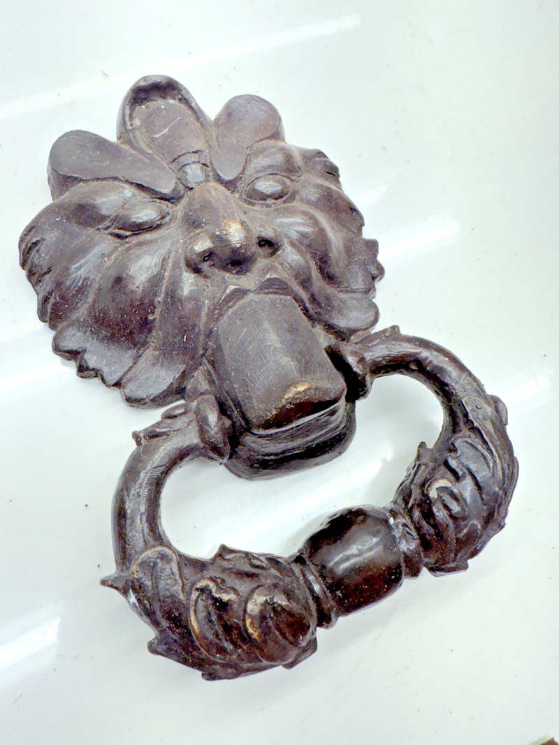 VINTAGE ANTIQUE VICTORIAN LION HEAD ARCHITECTURAL SALVAGED DOOR KNOCKER B68-8