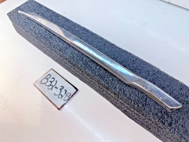 OEM 1973 - 1976 Ford Ranchero Belt Line Moulding RIGHT RH Trim Panel B32-328