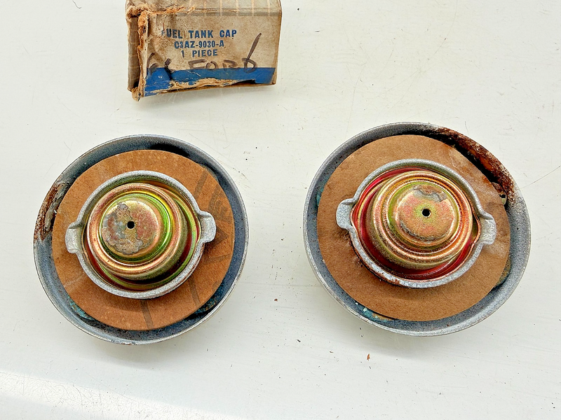 (1) NOS 1963 Ford Galaxie Gas Cap C3AZ-9030-A C61-33