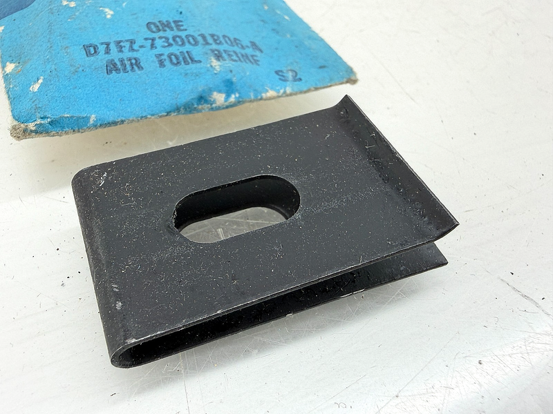 NOS 1977 - 1980 Ford Mustang Pinto Air Foil Retainer Clip D7FZ-73001806-A C67