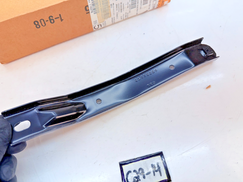 NEW OEM 2004 - 2009 SRX FRONT UPPER TIE BAR BRACE BRACKET 25772204 C29-14