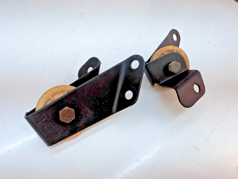 OEM 1959 1960 CHEVROLET Impala Set BRAKE CABLE GUIDES Rollers B74-22