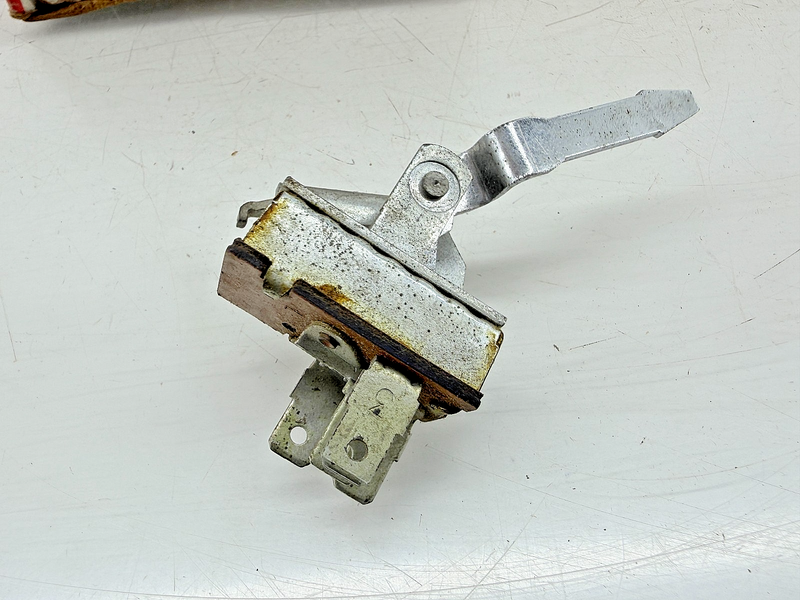 NOS 1973 FORD SWITCH MOTORCRAFT SW-1272 w LEVER D3AZ-14018-A C77-31