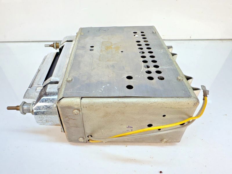 OEM 1959 - 1960 CHEVROLET IMPALA BELAIR BISCAYNE AM RADIO 59 60 B68-3