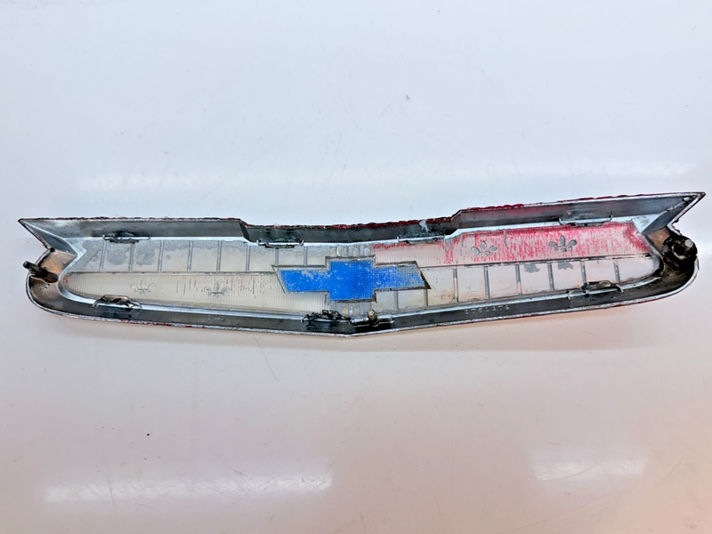 OEM 1958 CHEVROLET PASSENGER 6 CYLINDER HOOD EMBLEM 3750379 B75-35