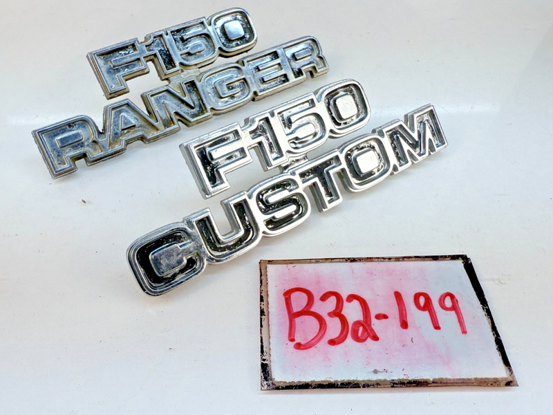 OEM 1973 -1979 F-150 CUSTOM Pair Front Fender Emblem Badge D7TB16702DWC B32-199