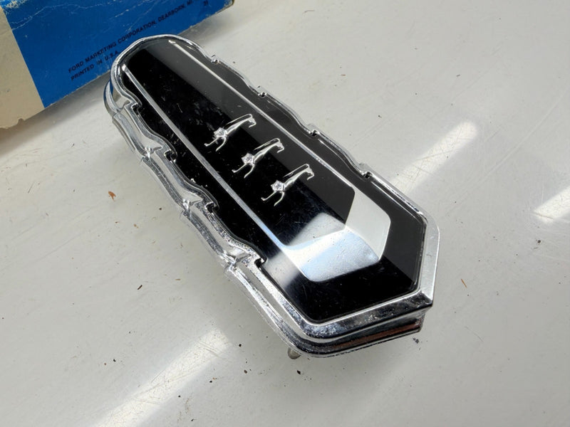 NOS 1976 1977 1978 FORD LTD LANDAU BADGE EMBLEM D5AB-7143500-AA C56-37