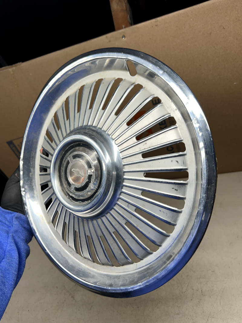 OEM 1965 Chevrolet Hub Caps 14" Chevy Wheel Cover Hubcap Chevelle 65 B40-9