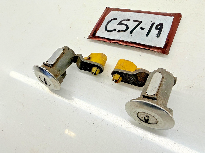 VINTAGE NOS FORD MUSTANG DOOR LOCK SET D9ZB-6621971-A C57-19