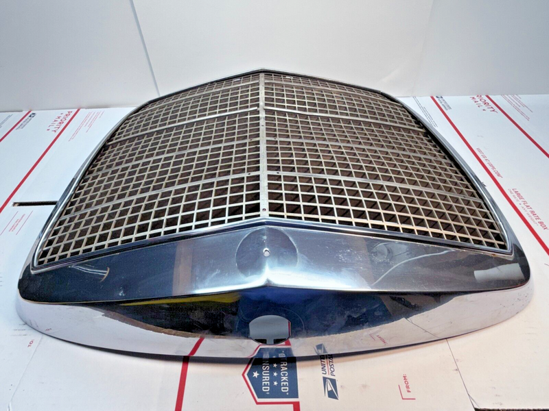 OEM 1965 - 1973 Mercedes Benz W108 W109 280SE SEL 300SEL Radiator Grille  P5