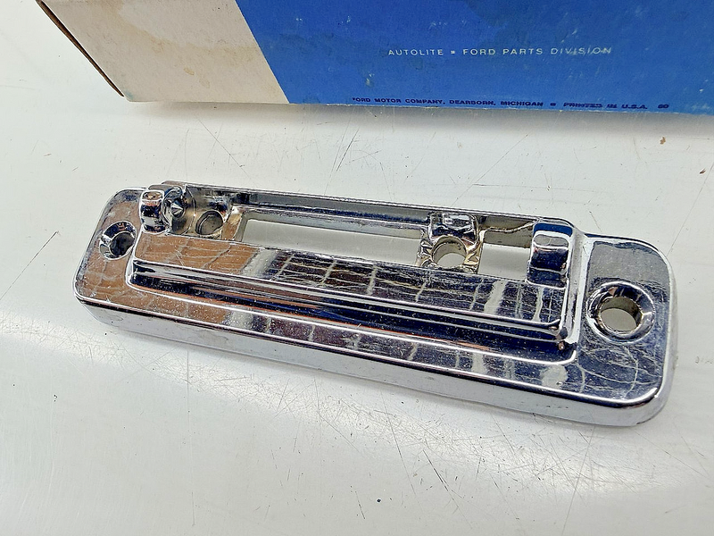 NOS 1966 - 1968 FORD COUNTRY SQUIRE FAIRLANE WAGON ROOF RACK SUPPORT C77-75