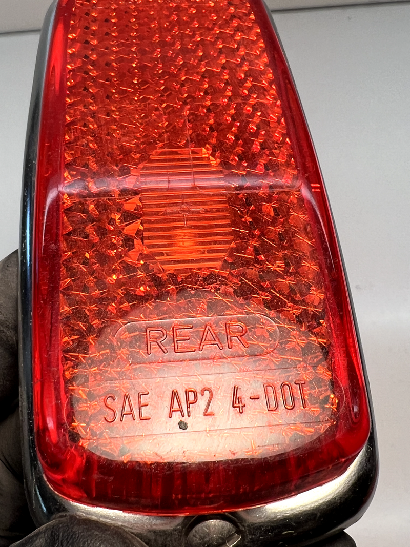 OEM VINTAGE MERCEDES BENZ ULO 302 10/20 REAR SIDE MARKER LENS SAE AP2 DOT C2-50