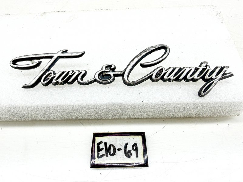 OEM 1969 - 1978 CHRYSLER TOWN & COUNTRY SCRIPT EMBLEM 2902894 E10-69